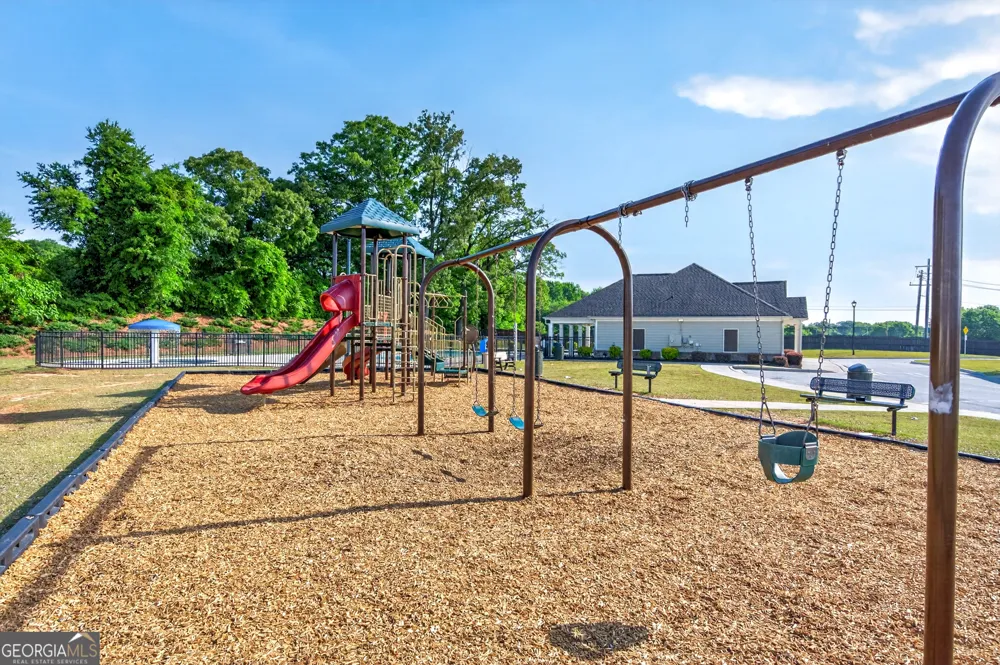 401 Hughes LN Pendergrass, GA 30567