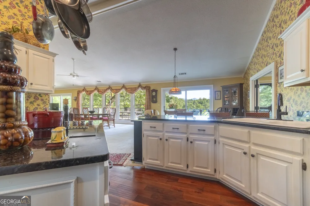 1280 Bahn Innsbruck Helen, GA 30545