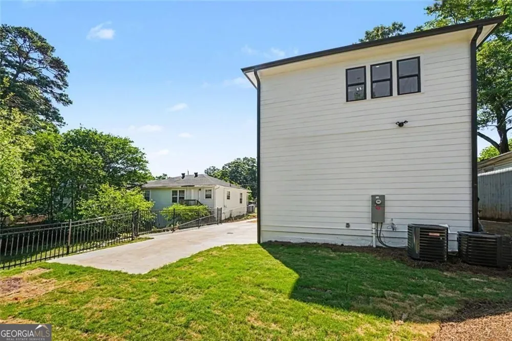 493 Woodrow AVE Hapeville, GA 30354