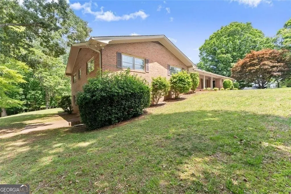 4118 Mountain View RD Oakwood, GA 30566