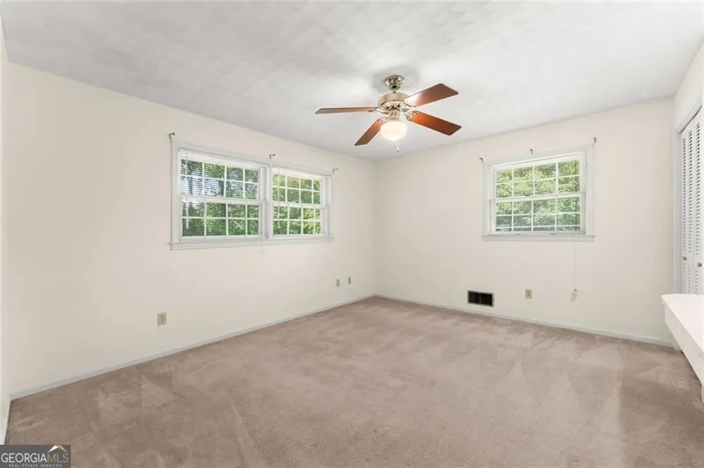 4118 Mountain View RD Oakwood, GA 30566
