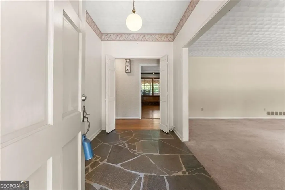 4118 Mountain View RD Oakwood, GA 30566
