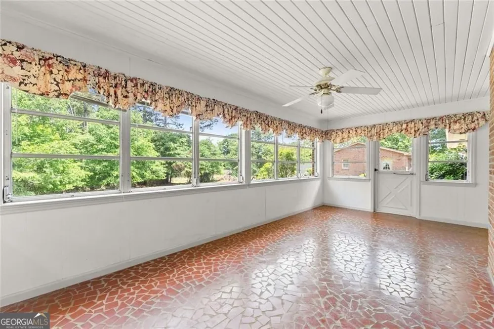 4118 Mountain View RD Oakwood, GA 30566