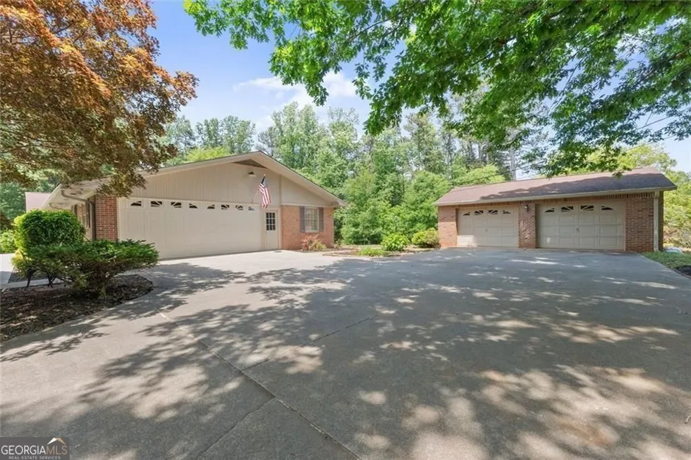 4118 Mountain View RD Oakwood, GA 30566