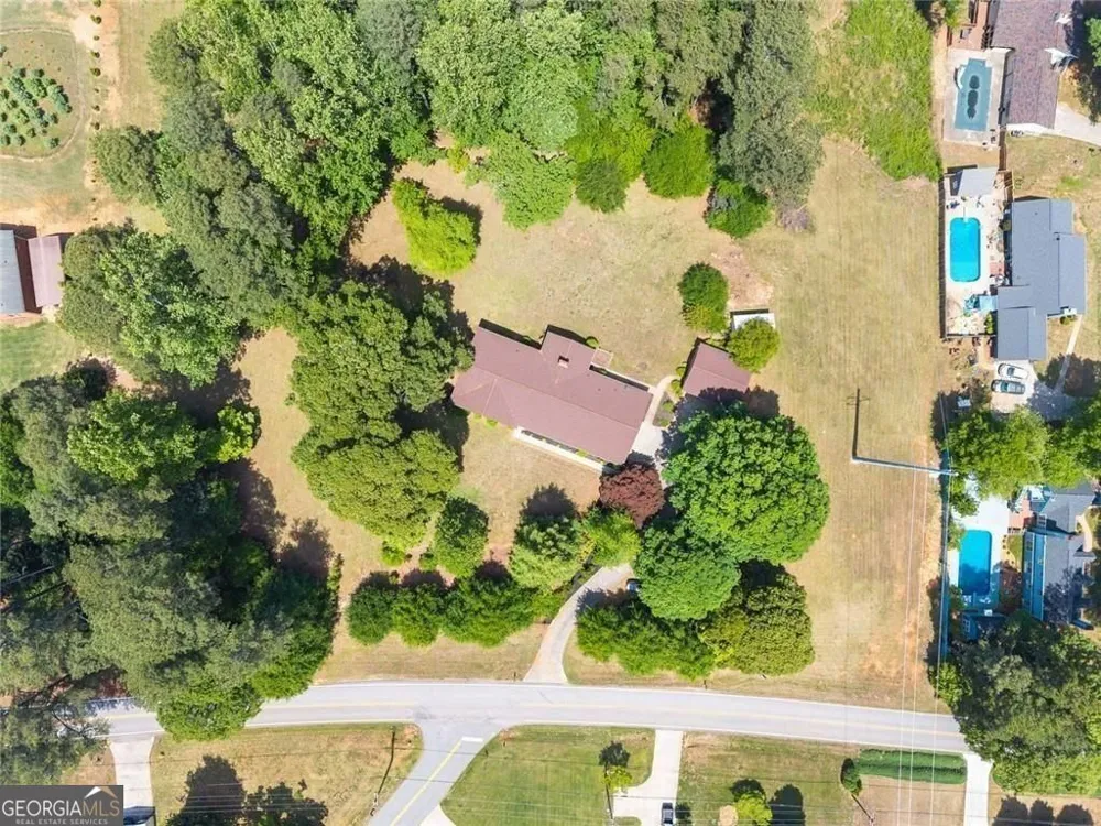 4118 Mountain View RD Oakwood, GA 30566