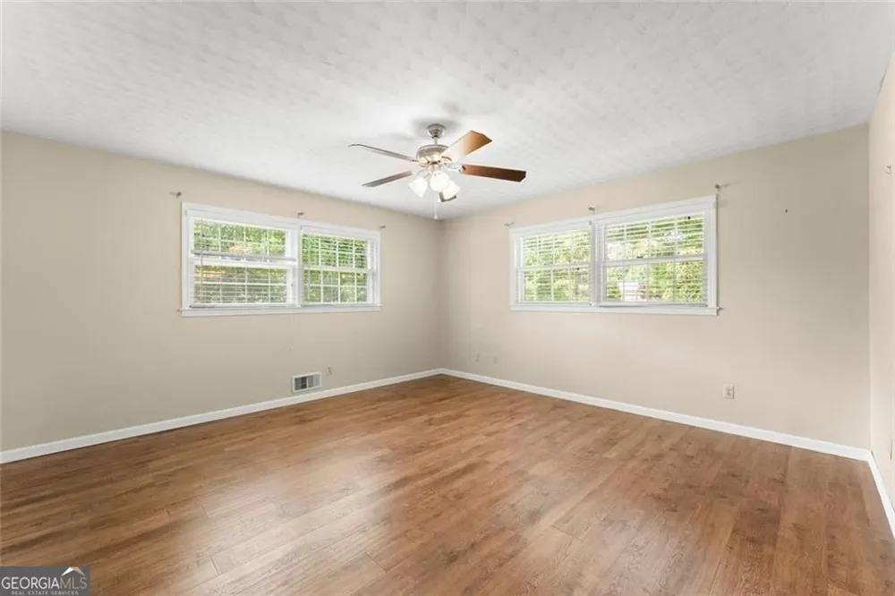 4118 Mountain View RD Oakwood, GA 30566