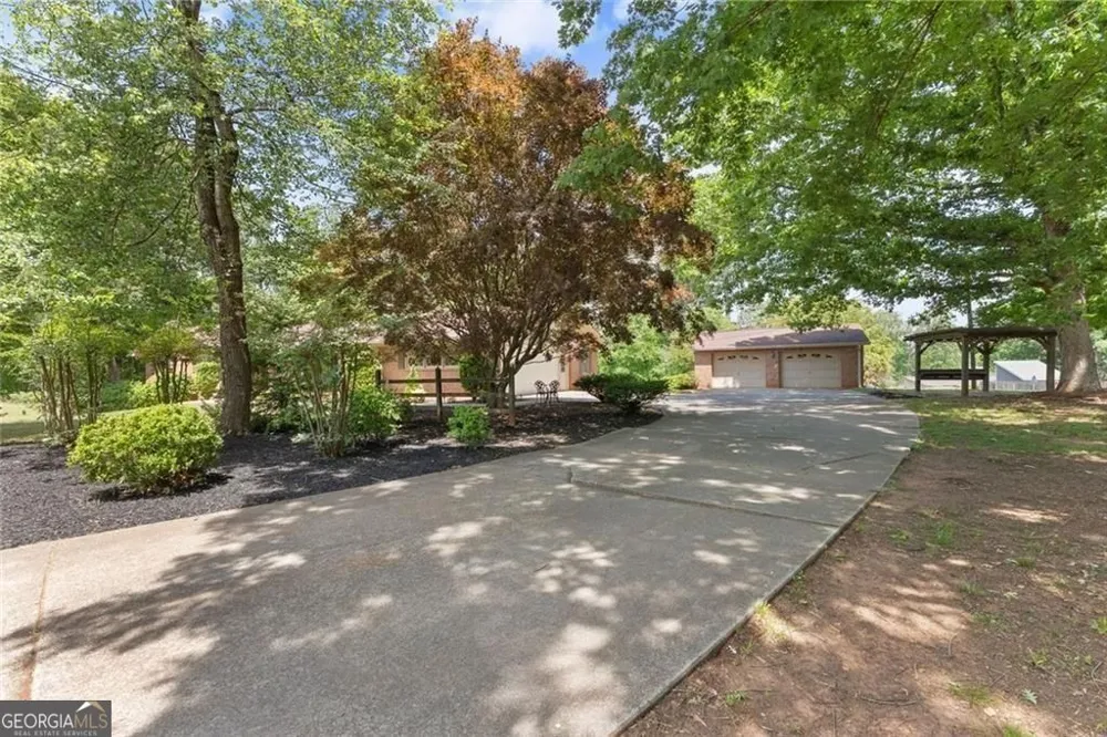 4118 Mountain View RD Oakwood, GA 30566