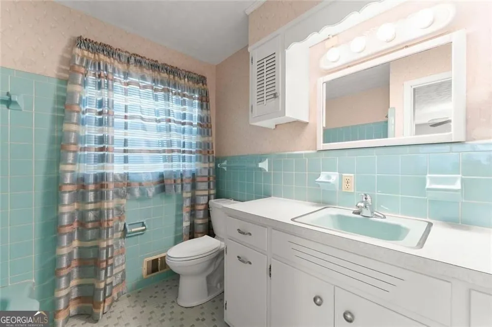 4118 Mountain View RD Oakwood, GA 30566