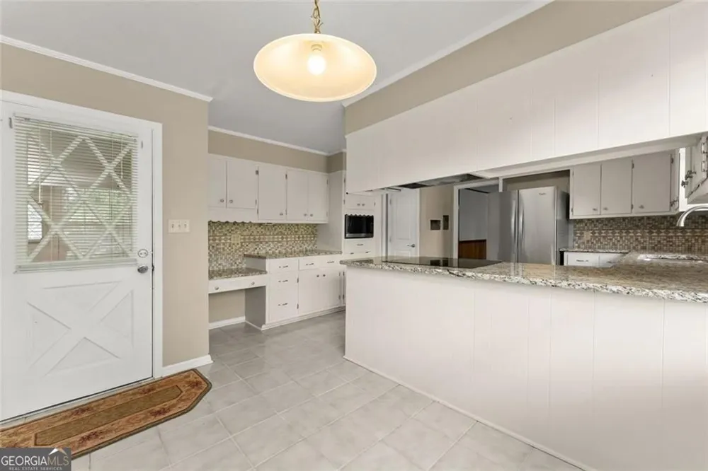 4118 Mountain View RD Oakwood, GA 30566