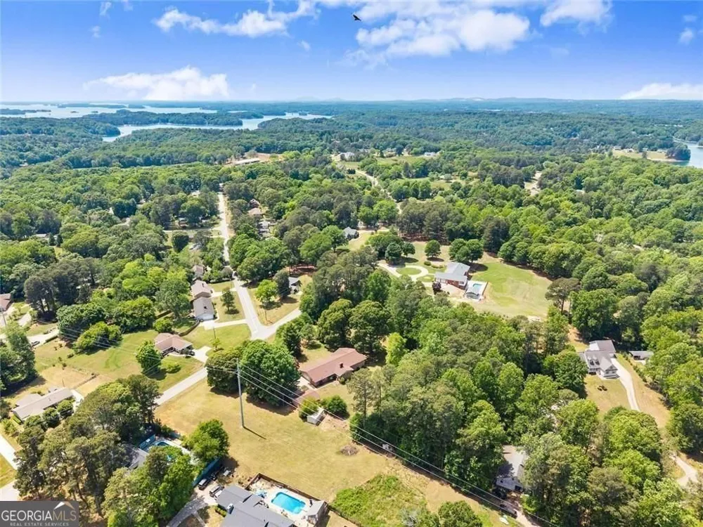 4118 Mountain View RD Oakwood, GA 30566