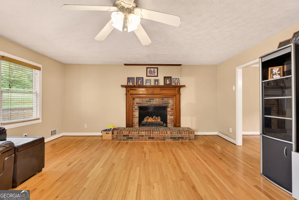 165 Porter Springs RD Dahlonega, GA 30533