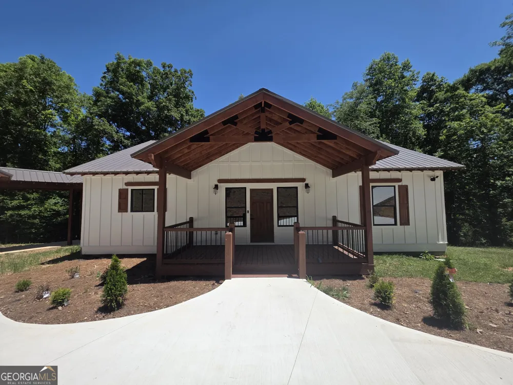 1217 Youngs Farm RD Cedartown, GA 30125