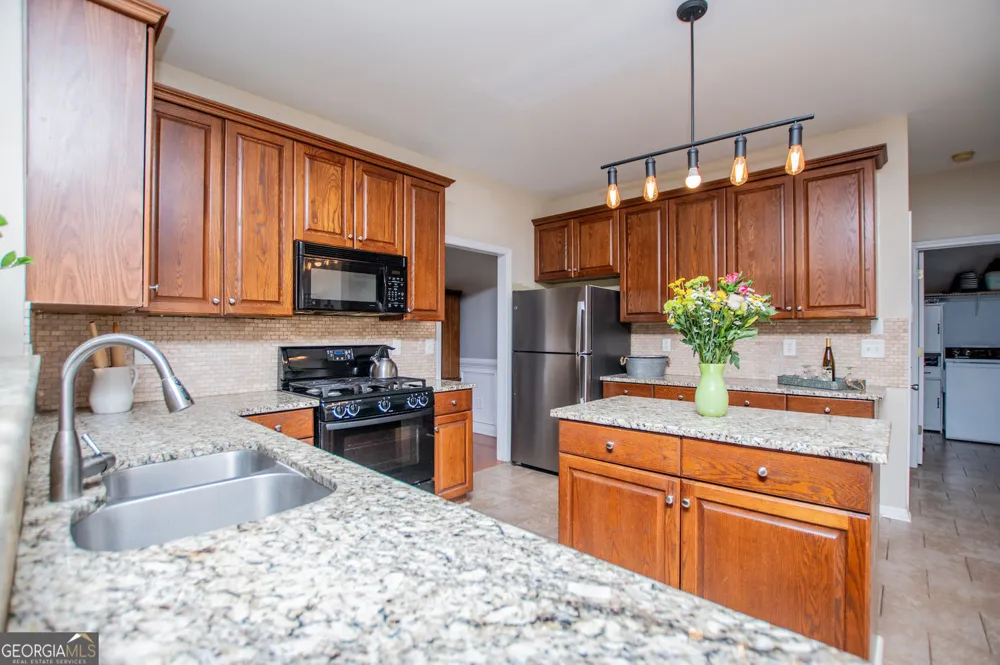 210 Creekside Overlook Hiram, GA 30141