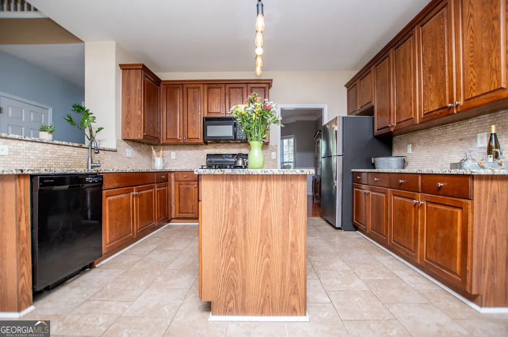 210 Creekside Overlook Hiram, GA 30141
