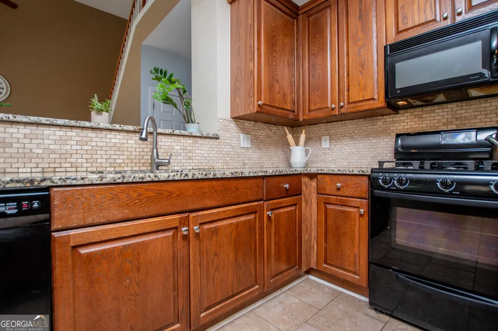 210 Creekside Overlook Hiram, GA 30141