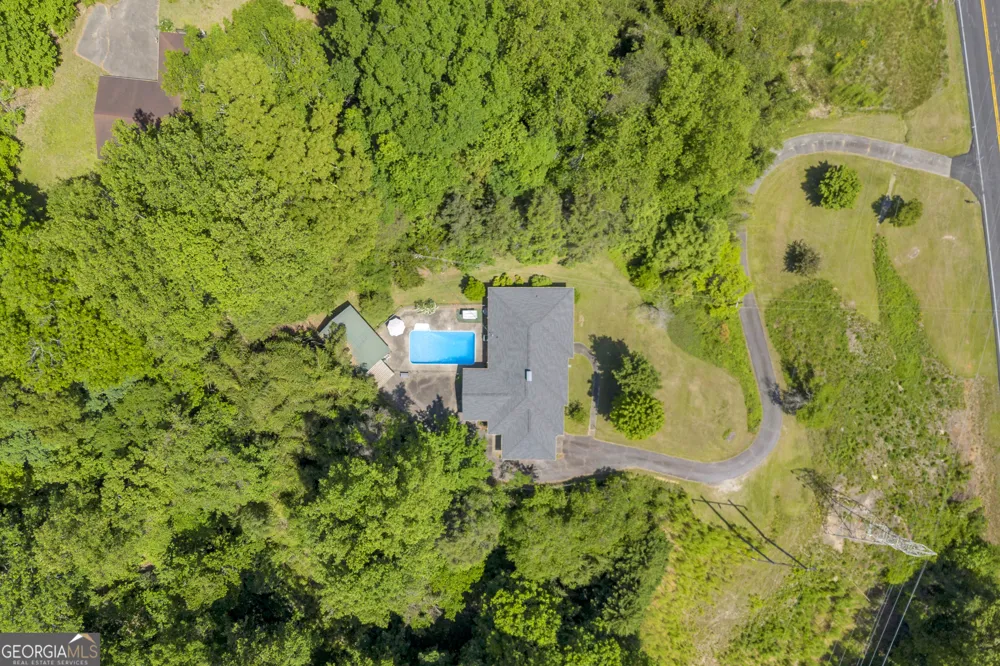 1973 Falls RD Toccoa, GA 30577
