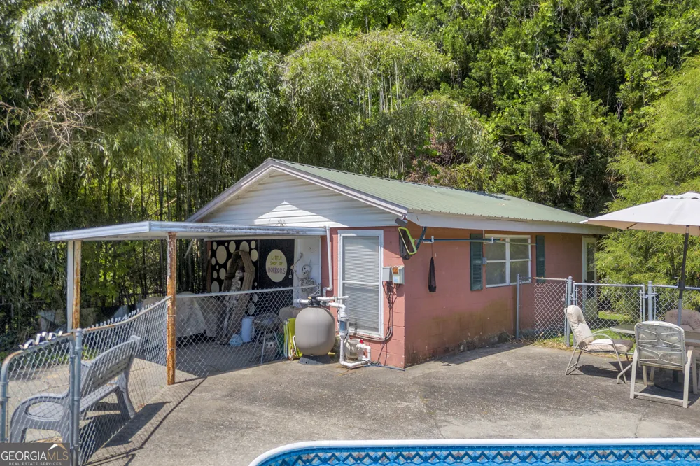 1973 Falls RD Toccoa, GA 30577
