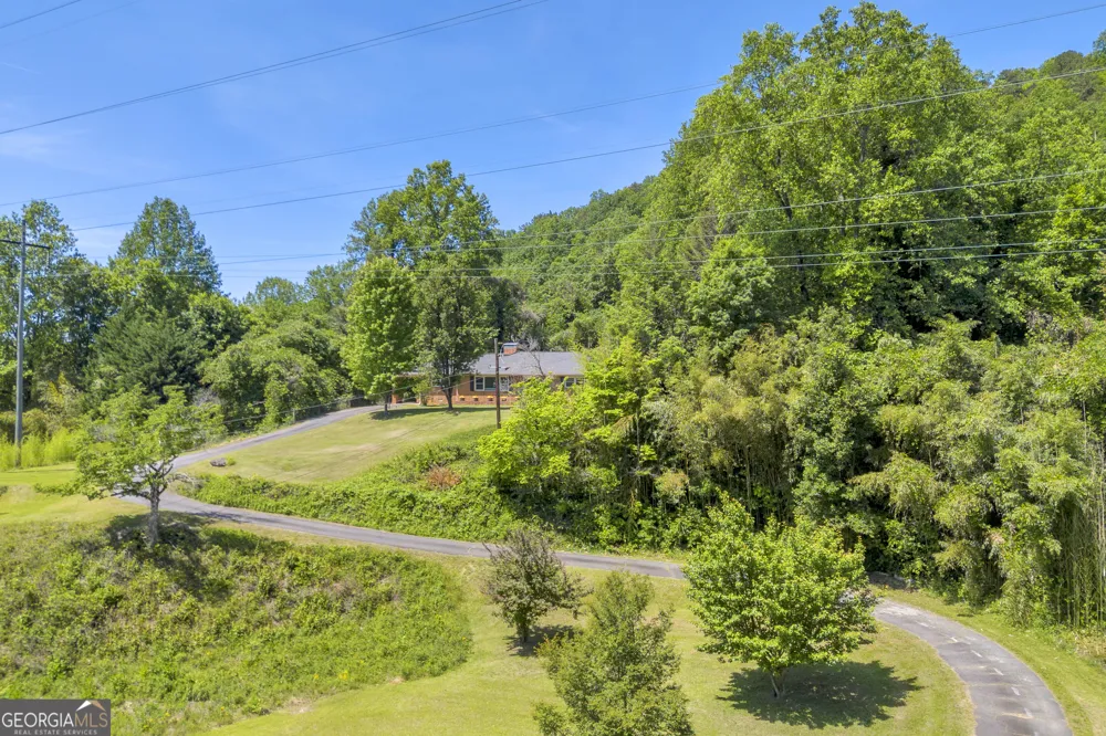 1973 Falls RD Toccoa, GA 30577