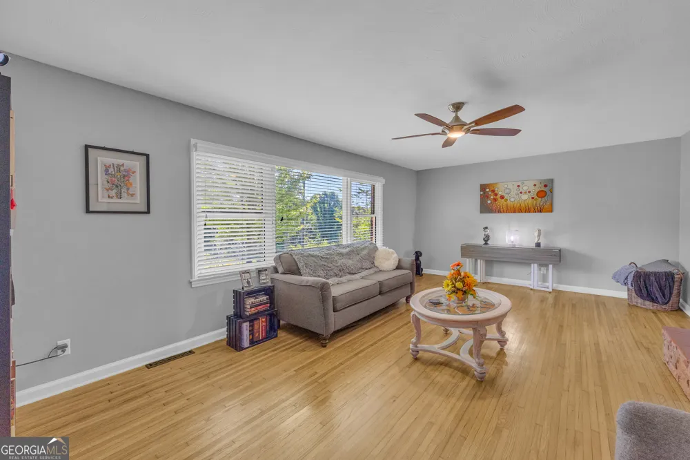 1973 Falls RD Toccoa, GA 30577