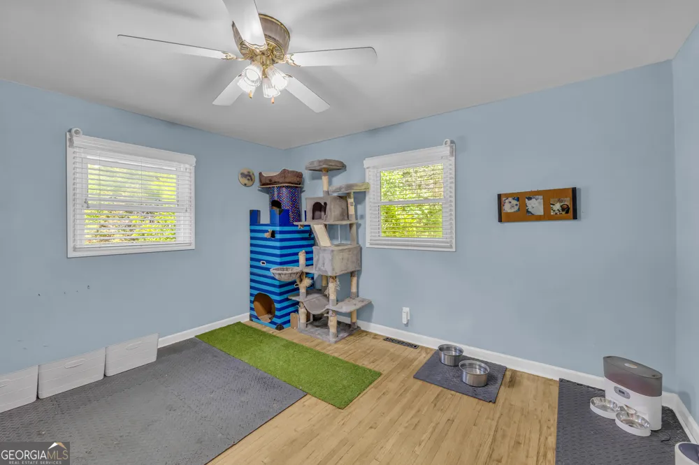 1973 Falls RD Toccoa, GA 30577