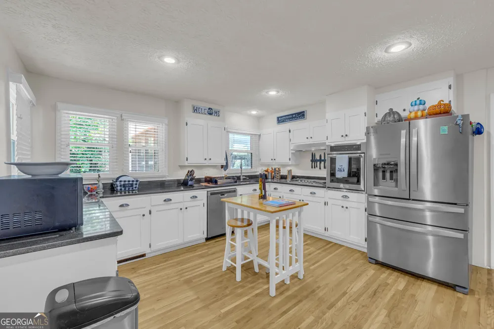 1973 Falls RD Toccoa, GA 30577