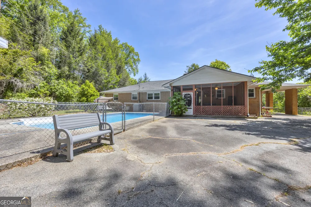 1973 Falls RD Toccoa, GA 30577