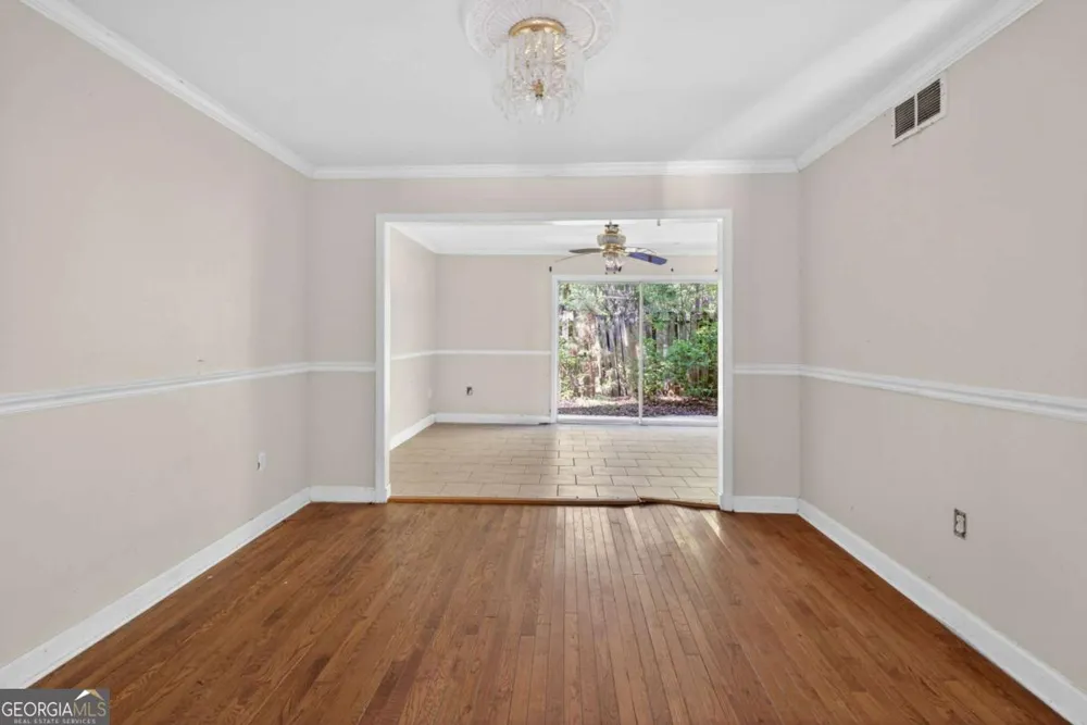 527 Tibet AVE Savannah, GA 31406