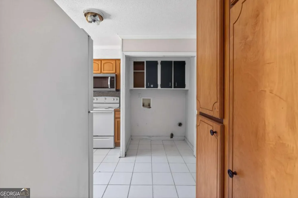 527 Tibet AVE Savannah, GA 31406