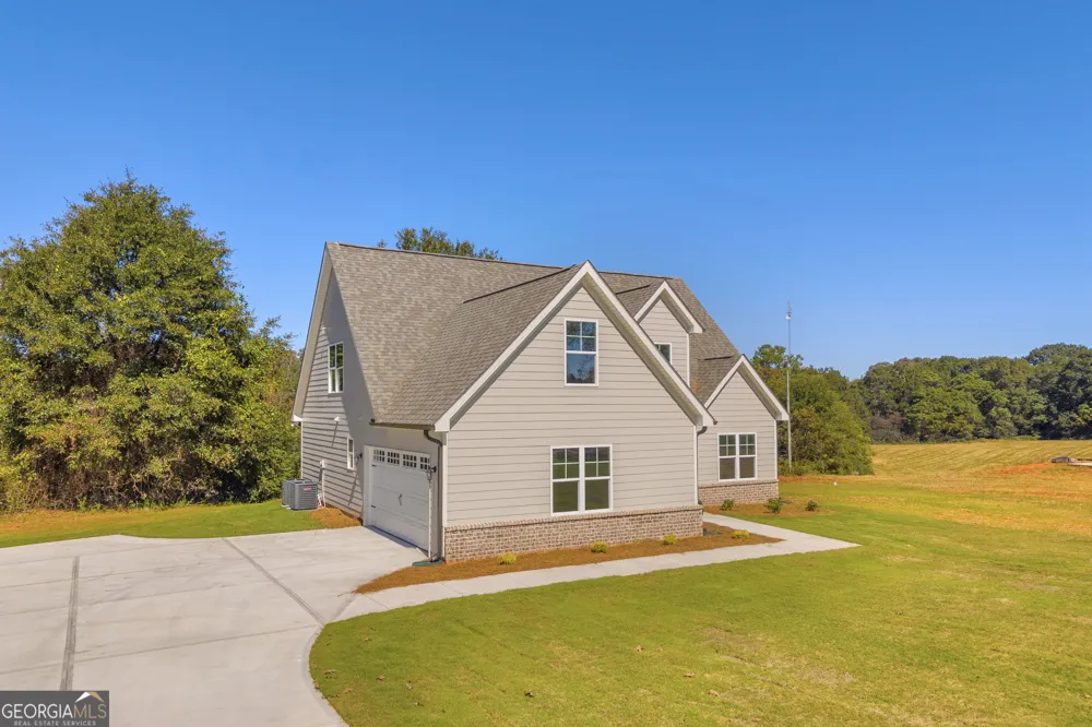 152 Sewell RD Lavonia, GA 30553