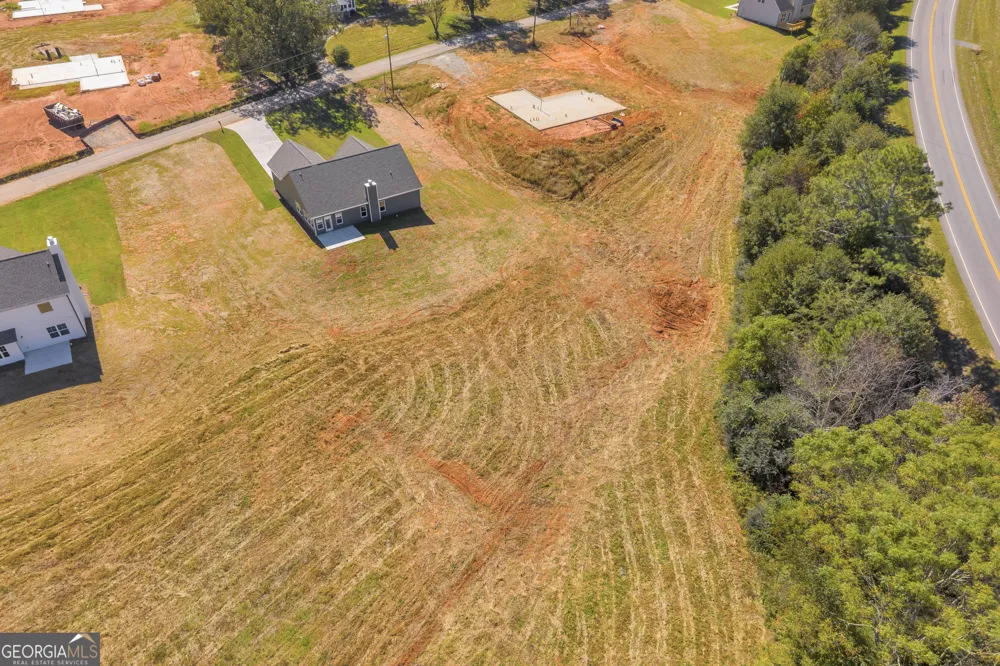 152 Sewell RD Lavonia, GA 30553