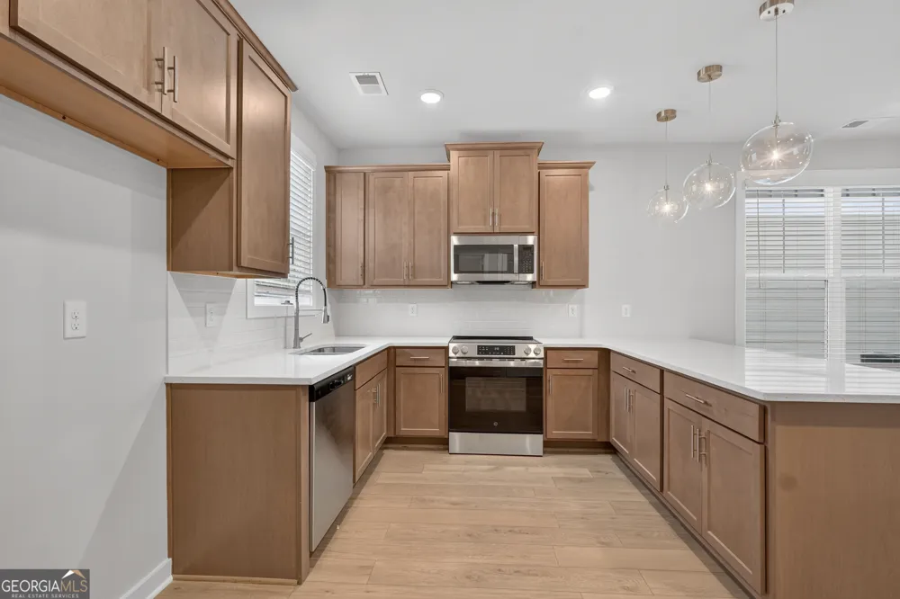 320 Dempsey DR Fayetteville, GA 30214