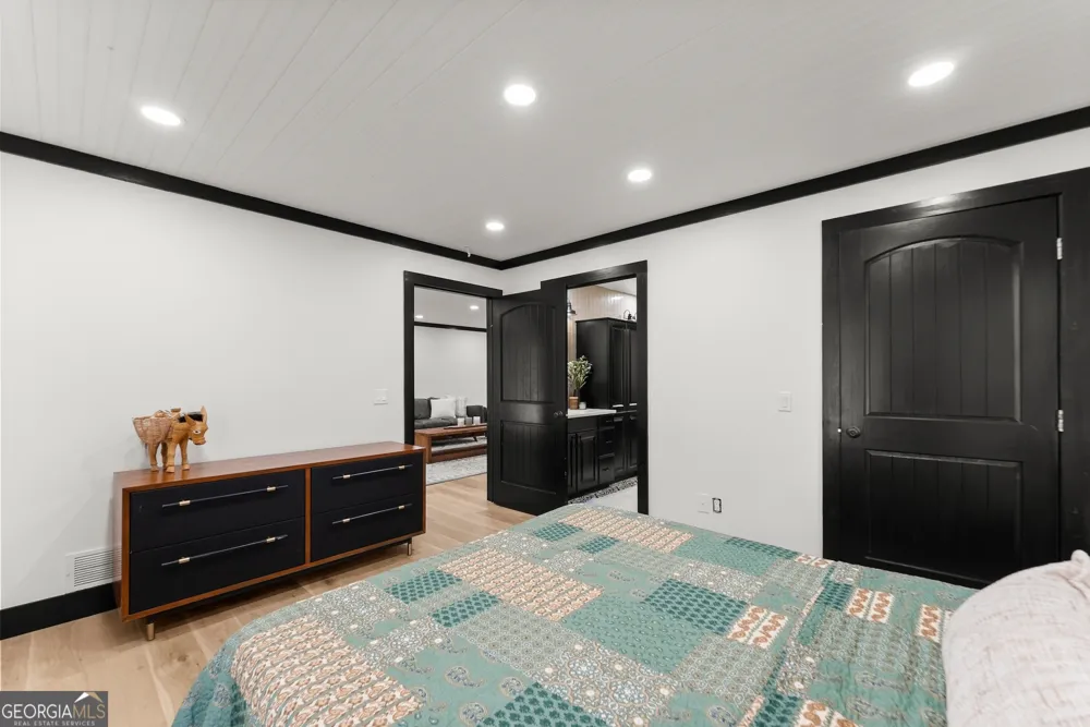 6147 Dahlonega HWY Clermont, GA 30527