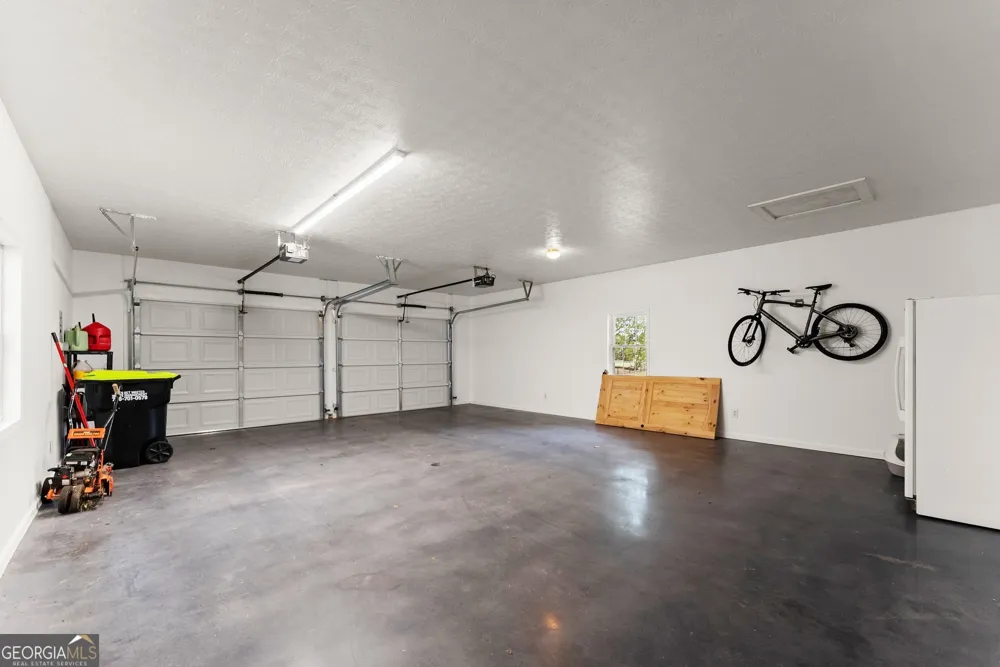 6147 Dahlonega HWY Clermont, GA 30527
