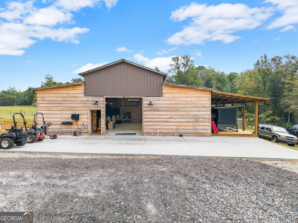 6147 Dahlonega HWY Clermont, GA 30527