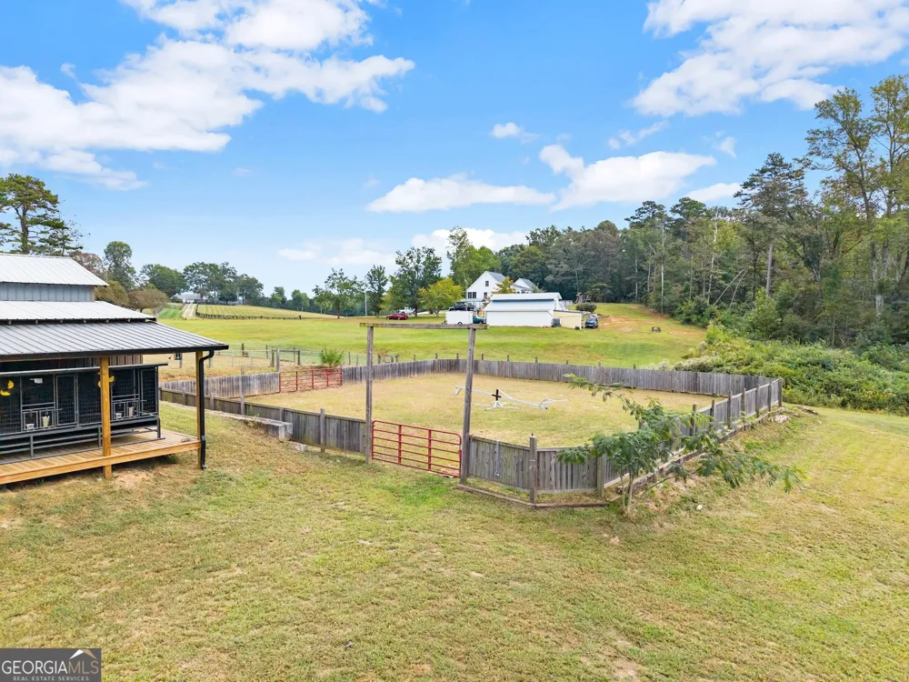 6147 Dahlonega HWY Clermont, GA 30527