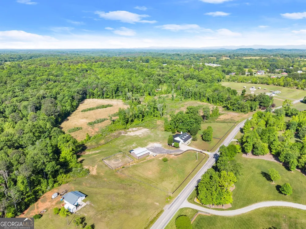 6147 Dahlonega HWY Clermont, GA 30527