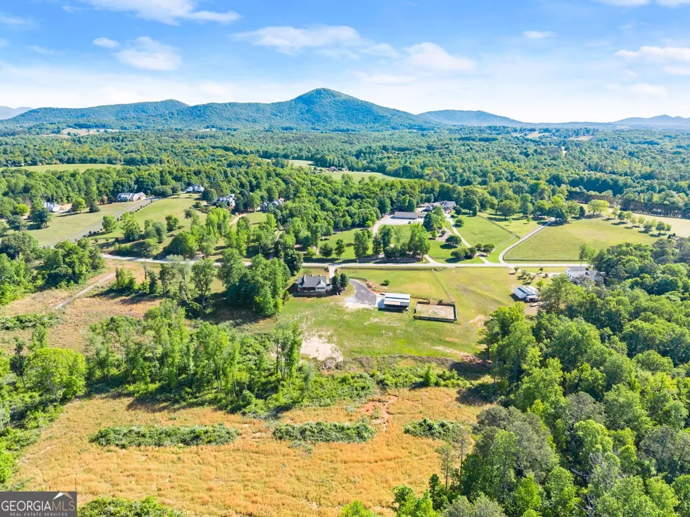6147 Dahlonega HWY Clermont, GA 30527