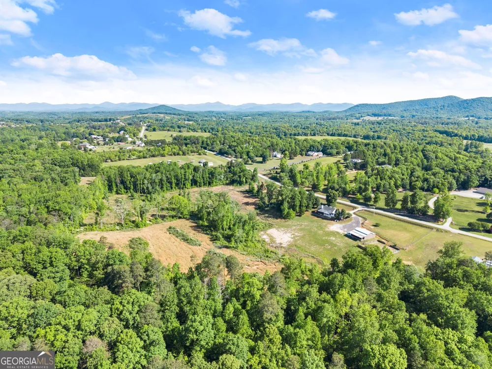 6147 Dahlonega HWY Clermont, GA 30527