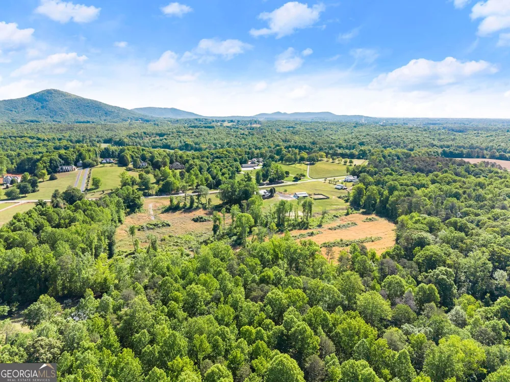 6147 Dahlonega HWY Clermont, GA 30527