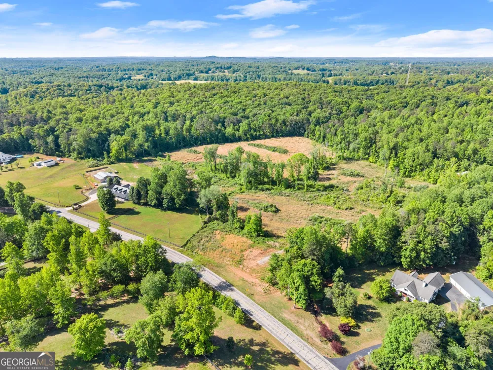 6147 Dahlonega HWY Clermont, GA 30527