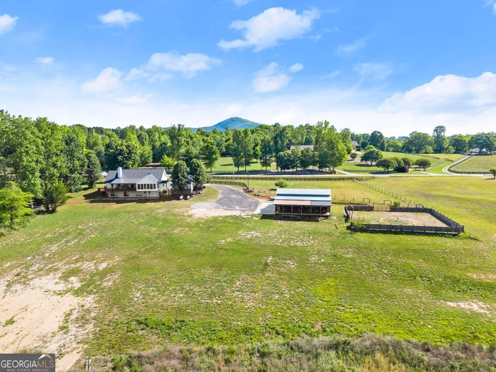 6147 Dahlonega HWY Clermont, GA 30527