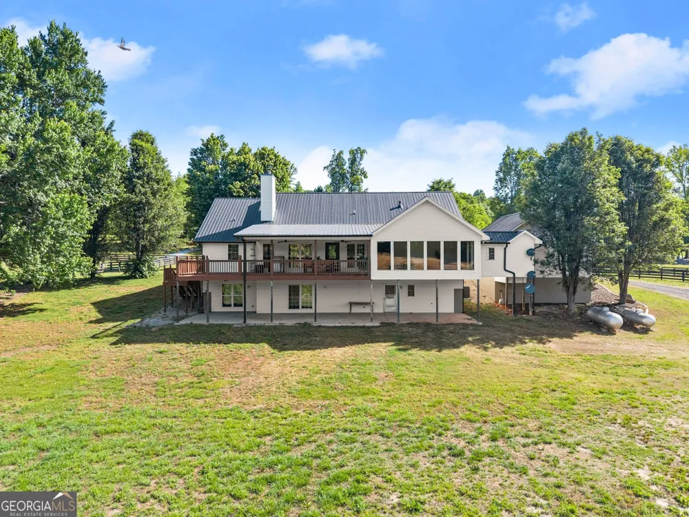 6147 Dahlonega HWY Clermont, GA 30527