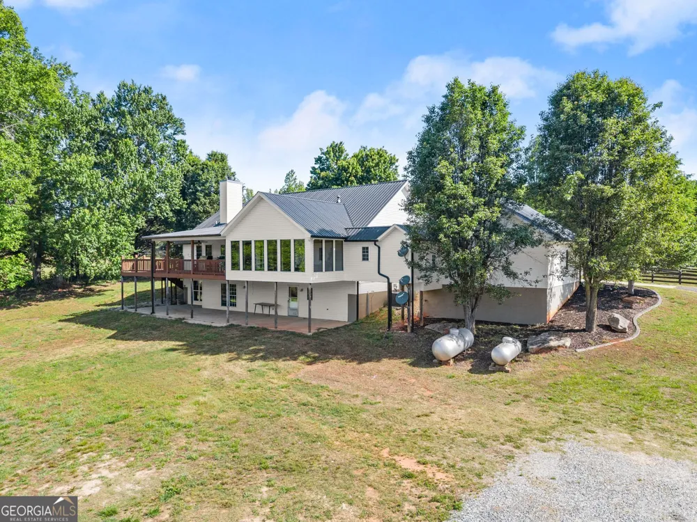 6147 Dahlonega HWY Clermont, GA 30527