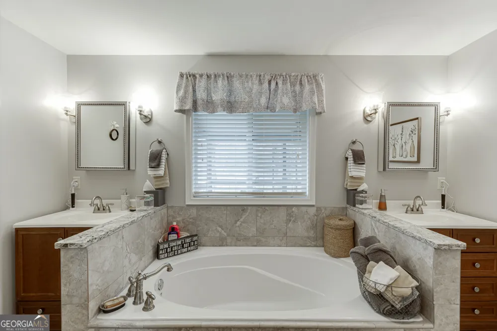 722 Charlie Morris RD Colbert, GA 30628