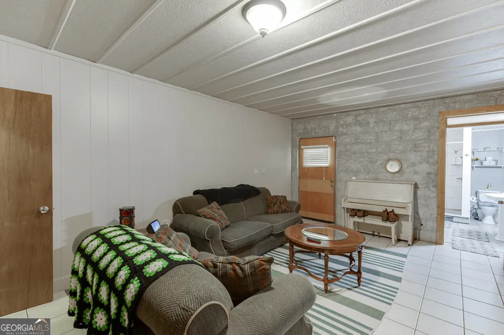 722 Charlie Morris RD Colbert, GA 30628