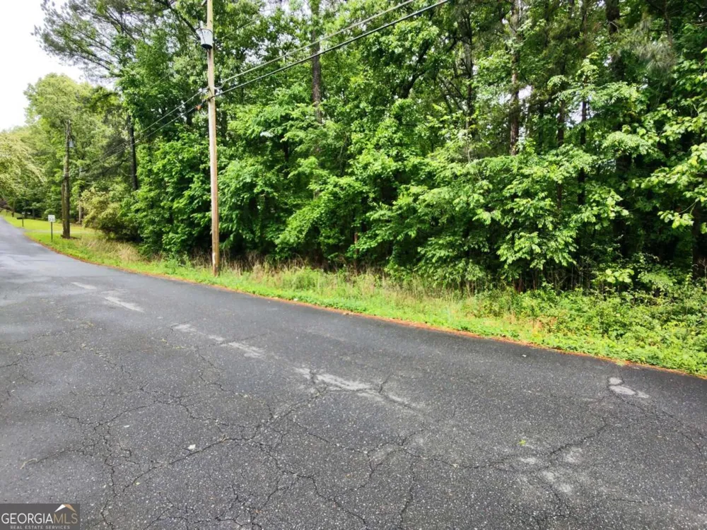 23 Country LN SW Cartersville, GA 30120