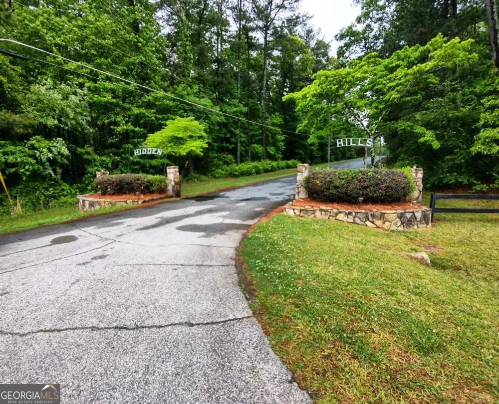 23 Country LN SW Cartersville, GA 30120