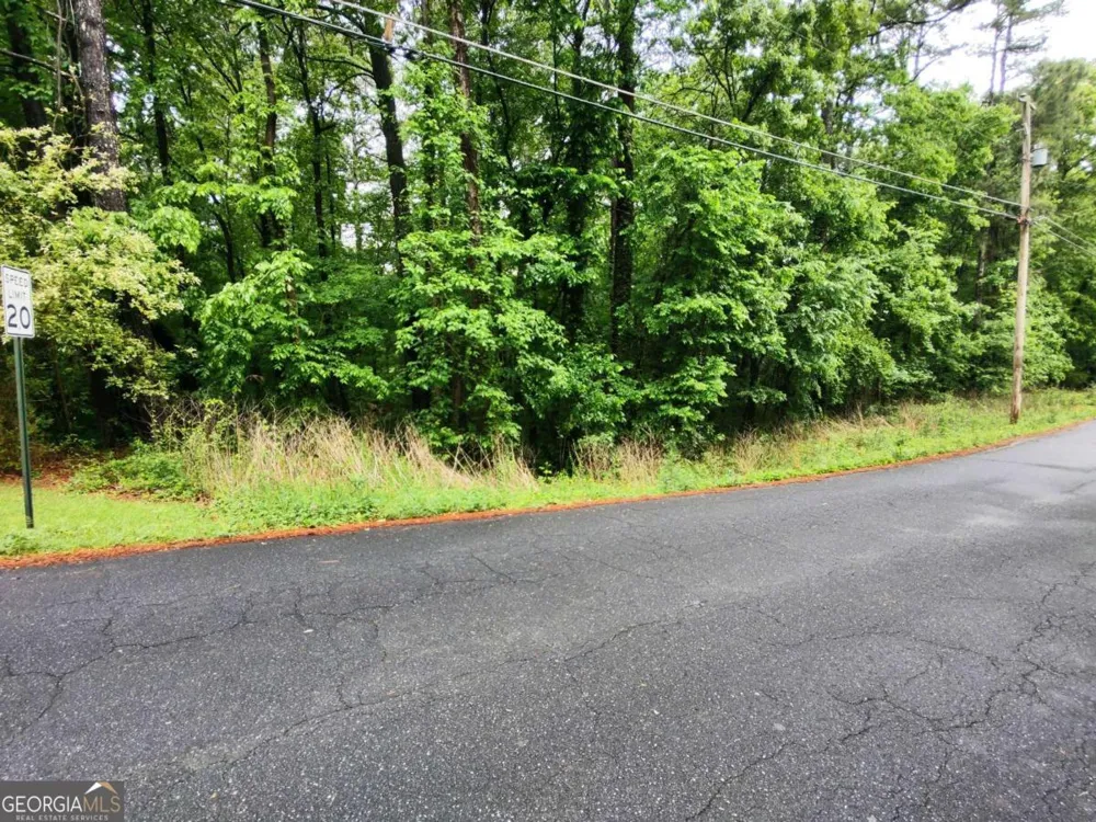23 Country LN SW Cartersville, GA 30120