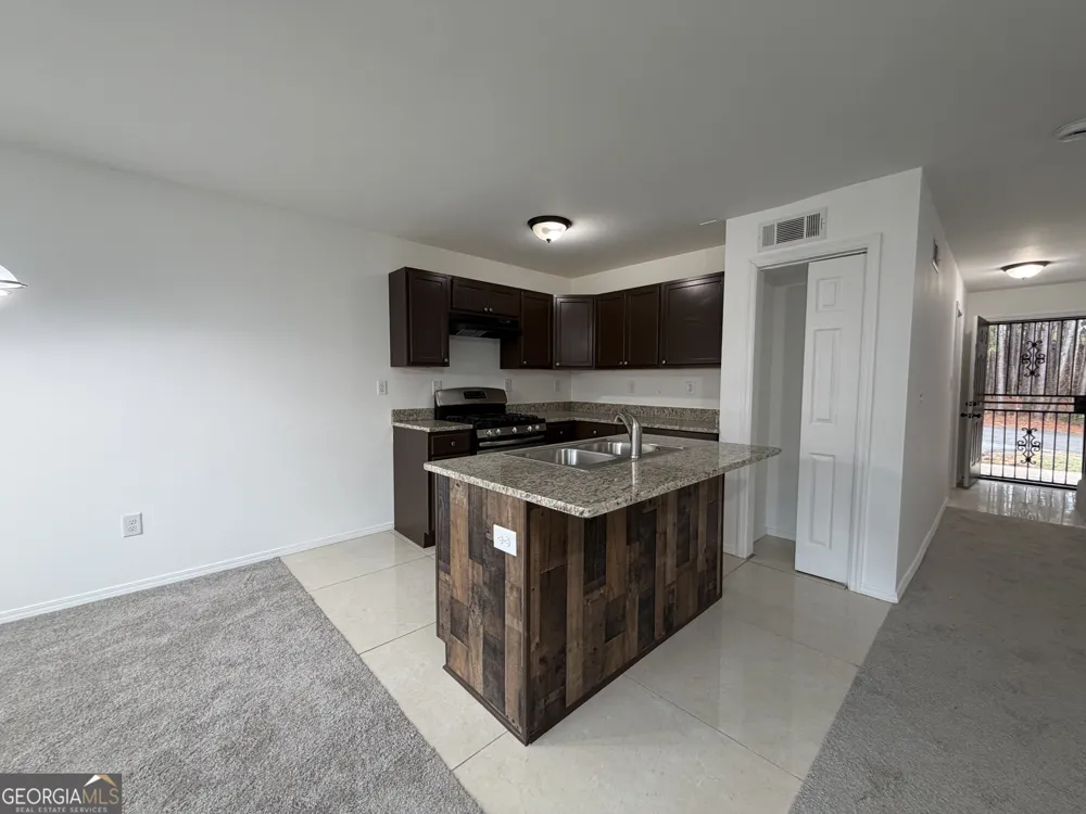 2113 Pine Tree TRL South Fulton, GA 30349