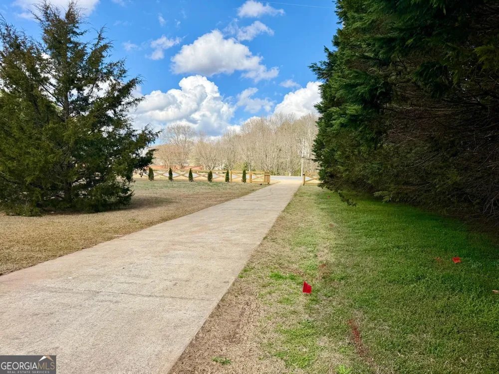 3041 Monroe HWY Bogart, GA 30622